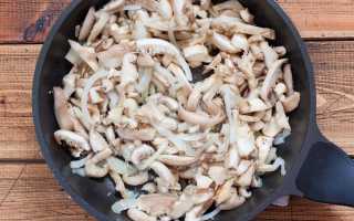 Приготовление салатов из копчёной курицы и моркови по-корейски
