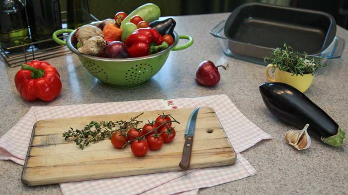 Кабачки, помидоры и лук для печени