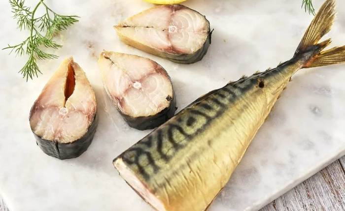 Копчёная скумбрия для морской капусты