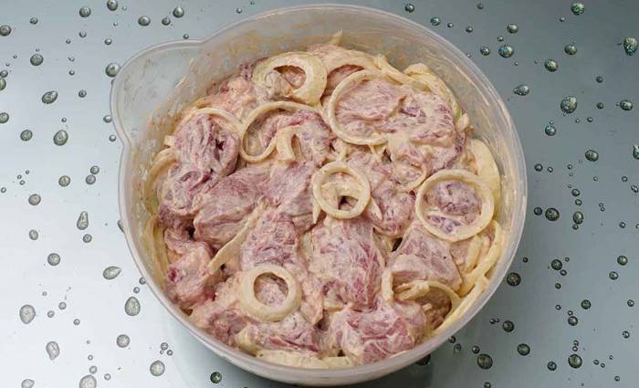 Свинина в майонезе с уксусом