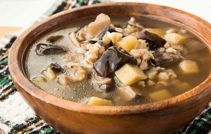 Суп с грибами и перловкой