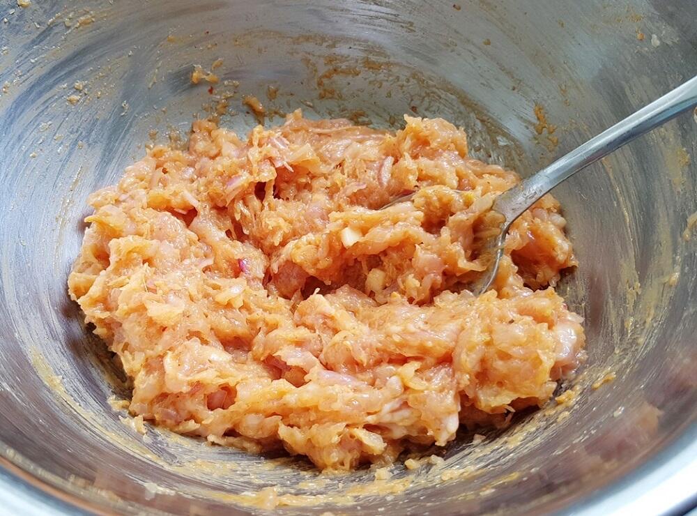 Куриный фарш с обжаренным луком