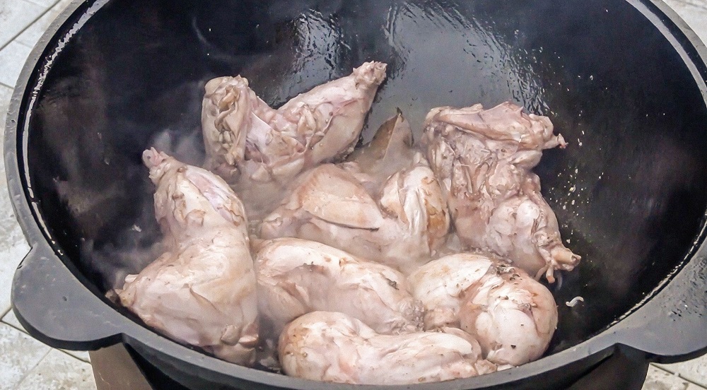 Курица в казане