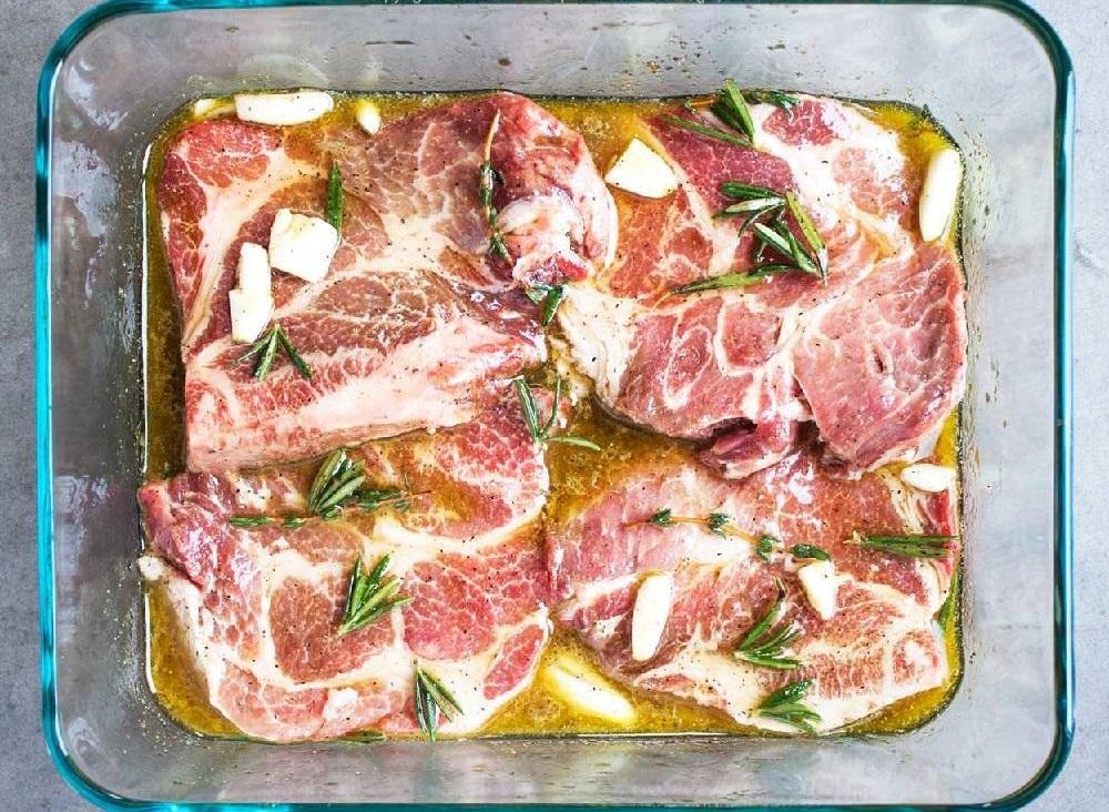 Маринование свиного мяса