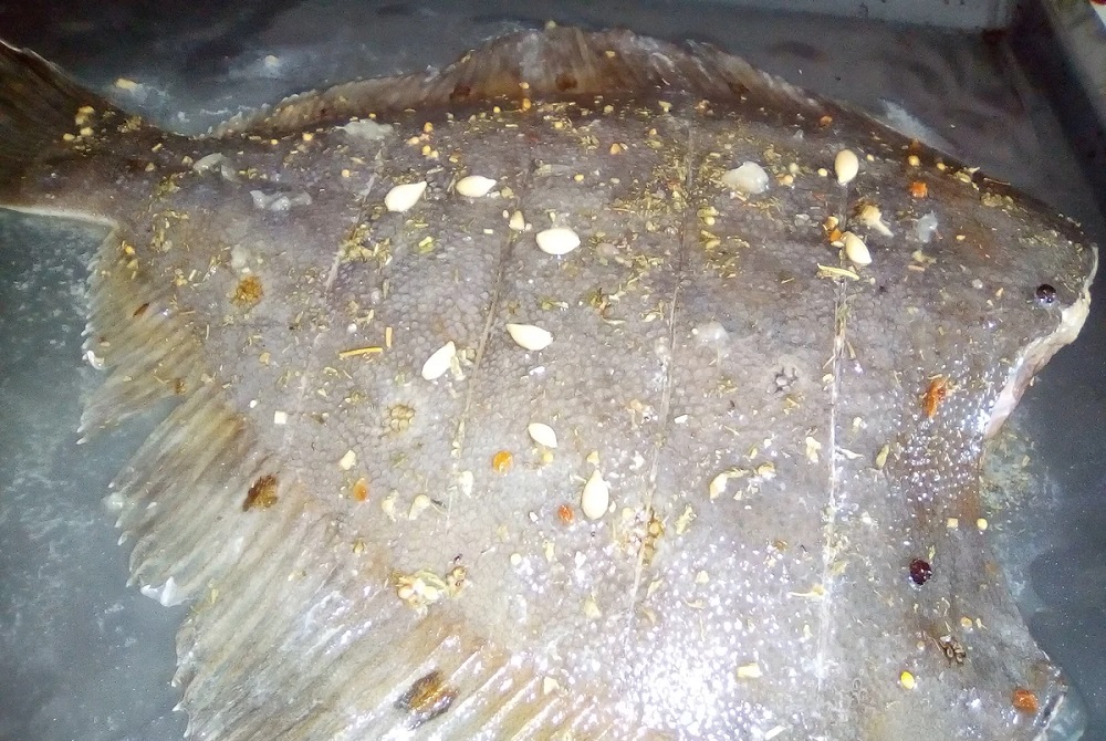 Морской ерш в соли и специях