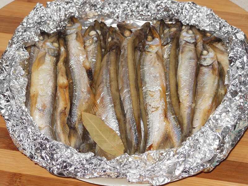 Копченная в кастрюле мойва