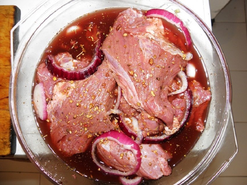 Мясо кабана в маринаде