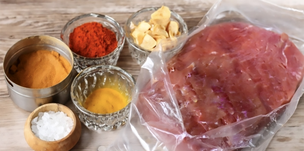 Мясо лося и специи