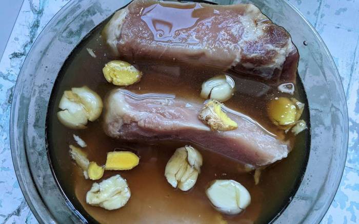 Мясо с чесноком