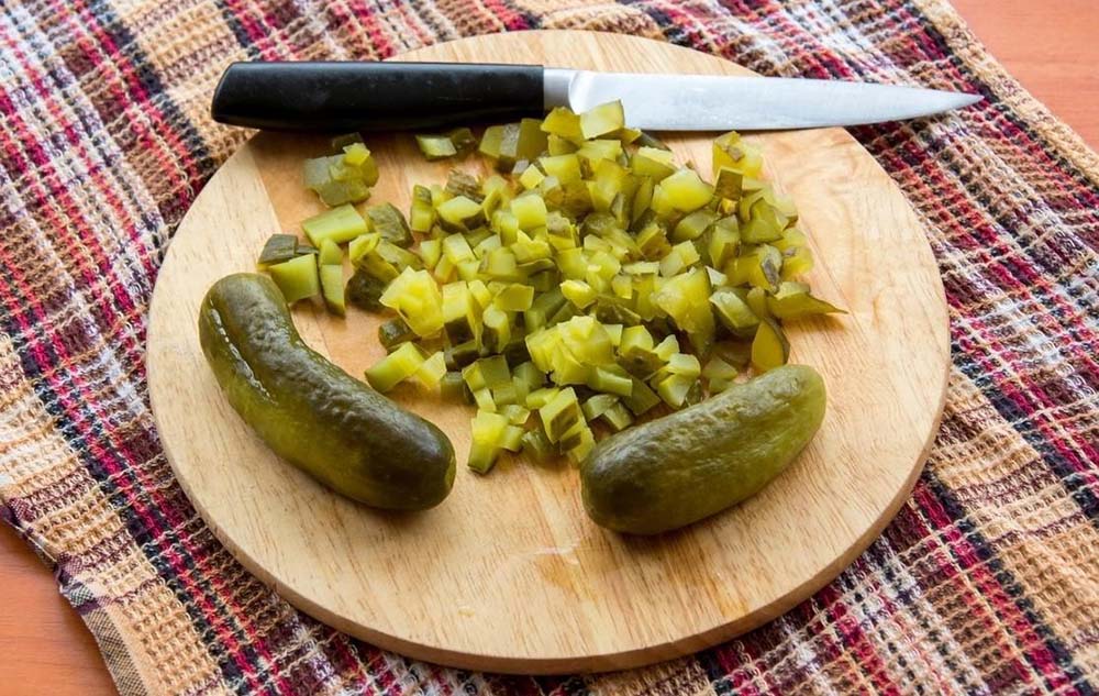 Солёный огурец для соуса