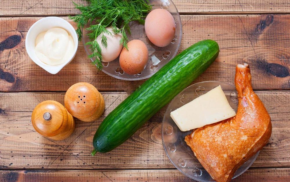 Состав салата с огурцом и сыром